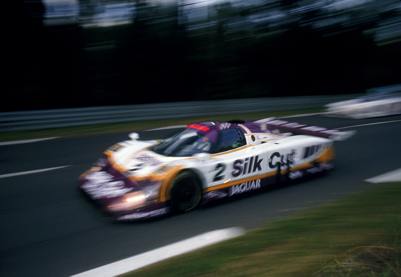 Illustration for article titled These Incredible Photos Show How Le Mans Evolved Over 84 Years